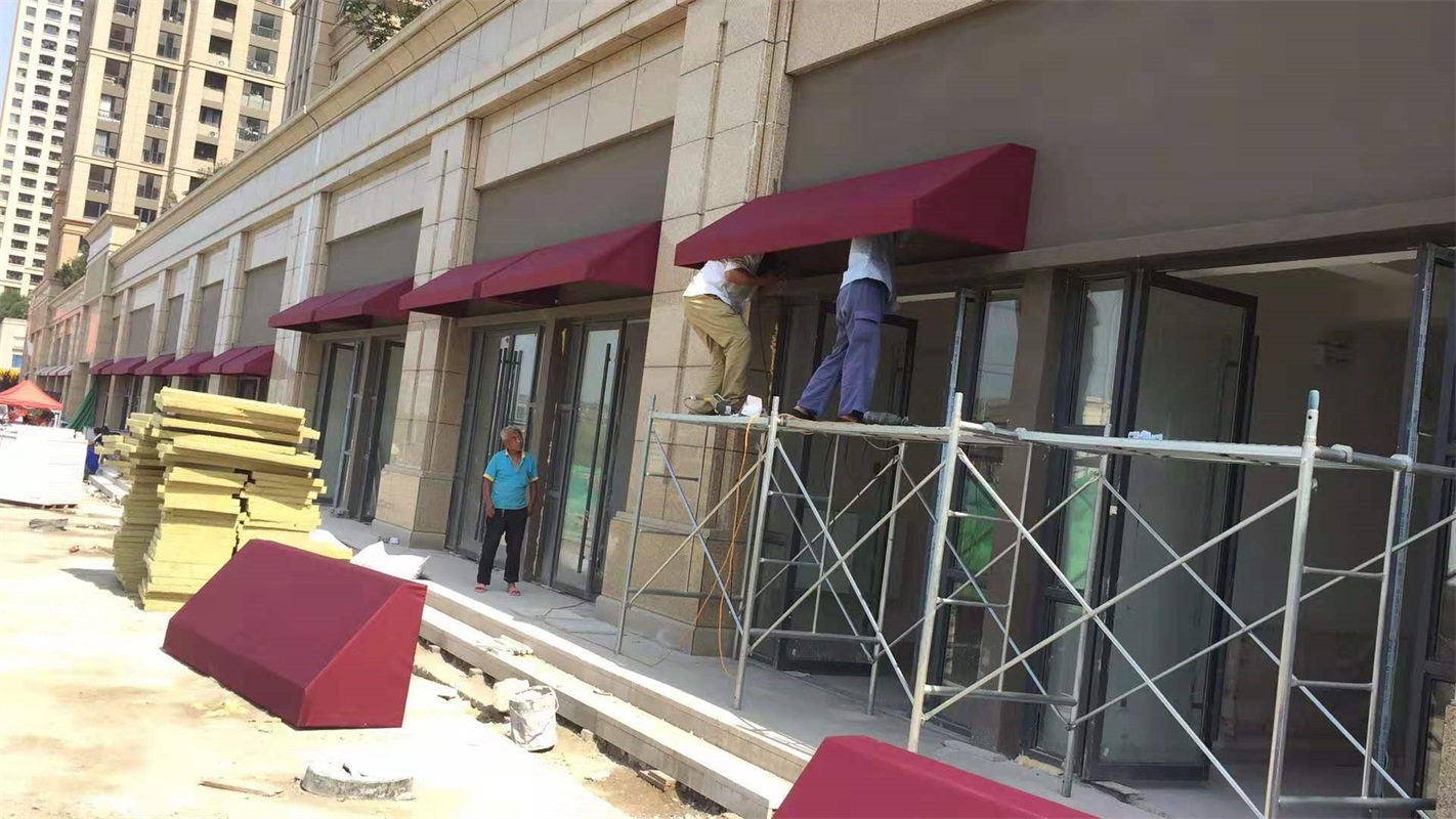 雨棚和雨篷之間使用的區(qū)別有哪些？